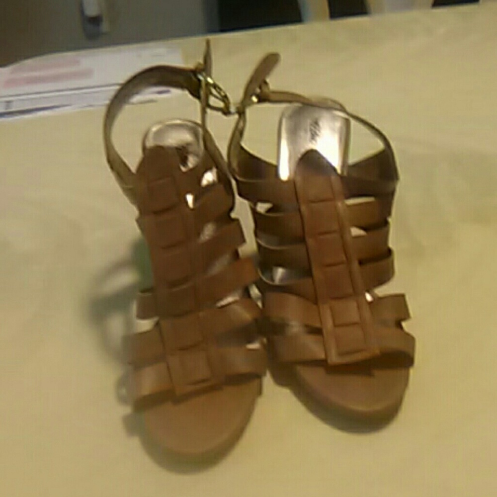 Women's  high-heeled  shoes
